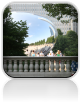 Cloud Gate wyłania się z krzaków
